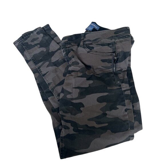Democracy Martie Ab Solution Camo Side Zip Skinny Pant Size 8 EUC - Picture 2 of 4